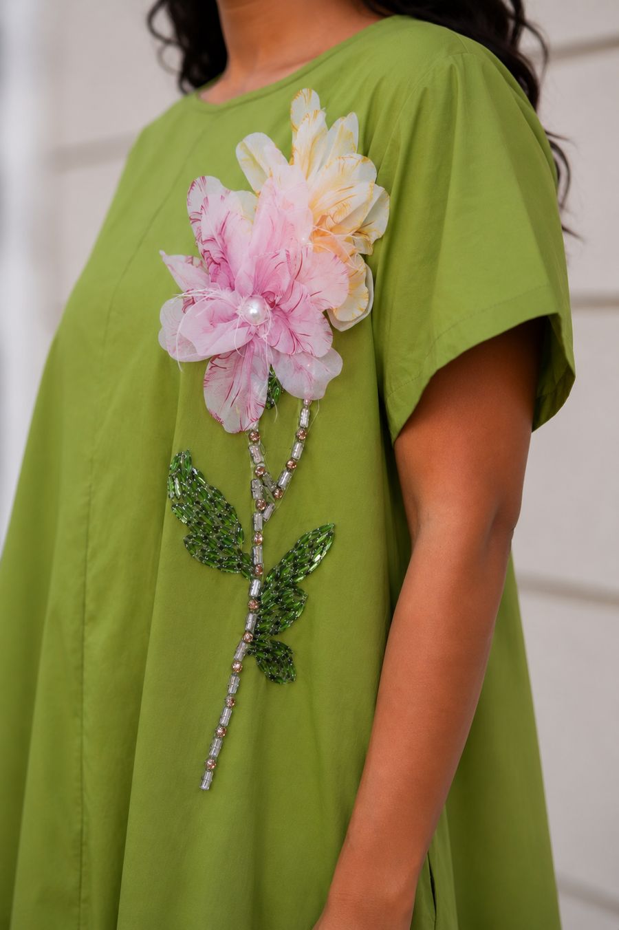 S3157 CRYSTAL APPLIQUE CURVED HEM MIDI DRESS