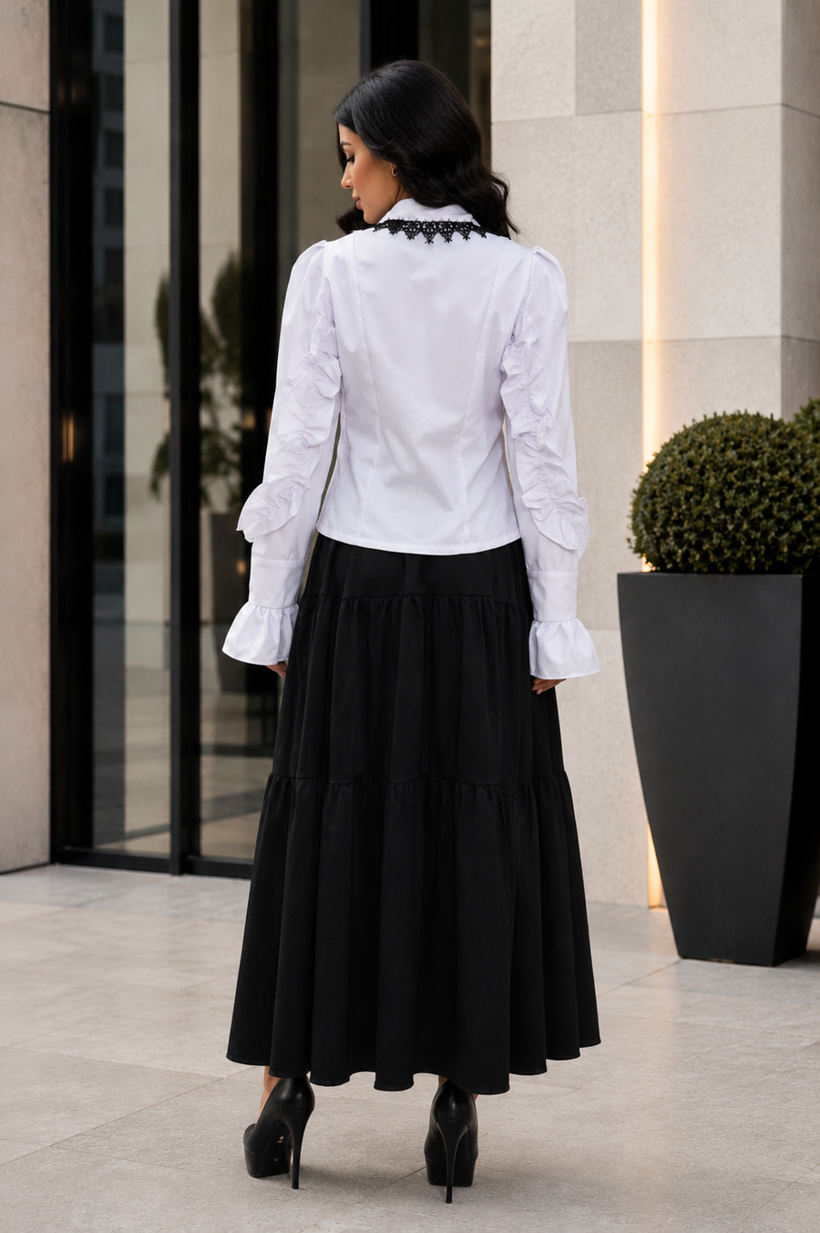 W6635 STATEMENT LACE SPEAR COLLAR TOP