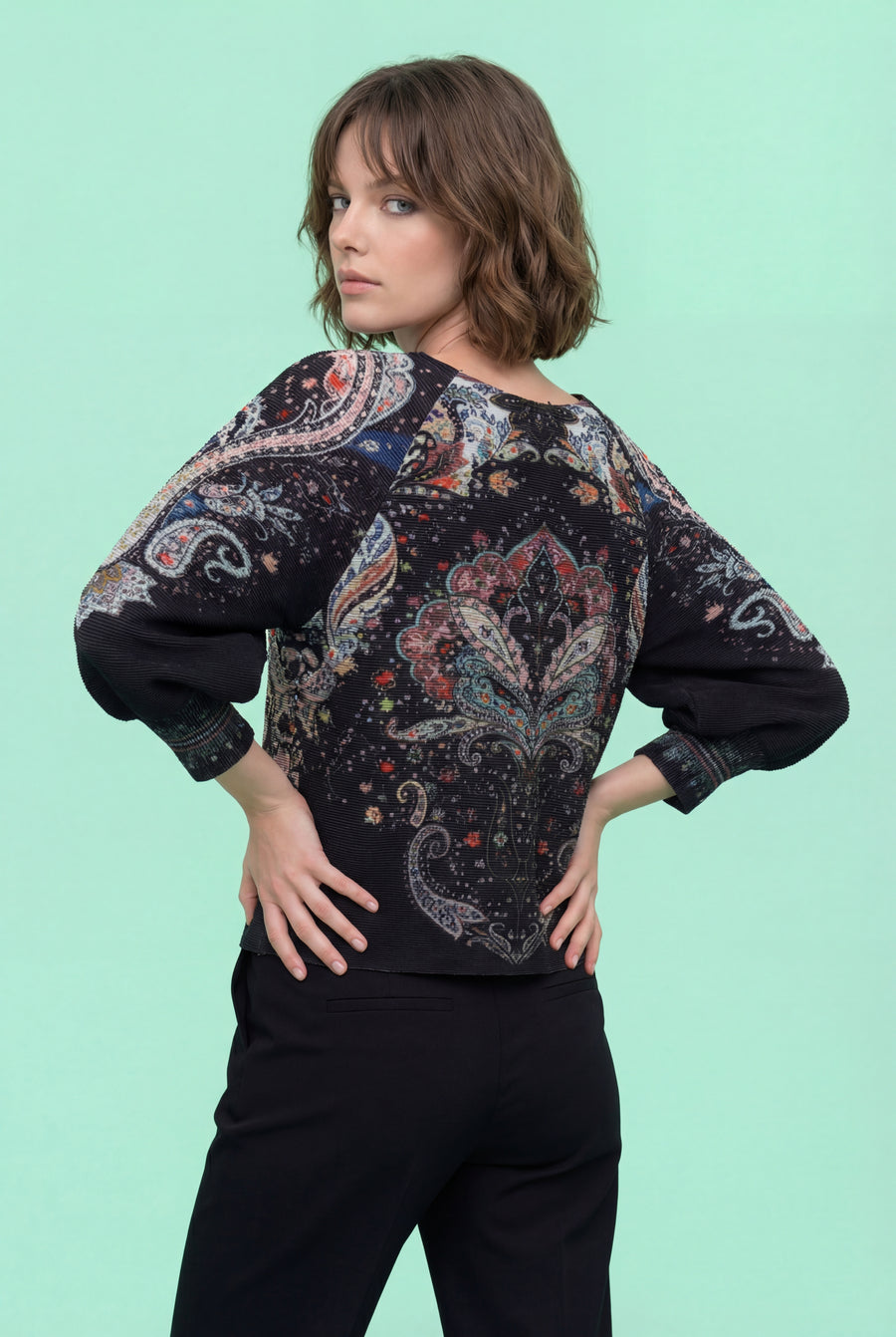 D7412-1 BUTTON-FRONT PUFF SLEEVE CRINKLED TOP