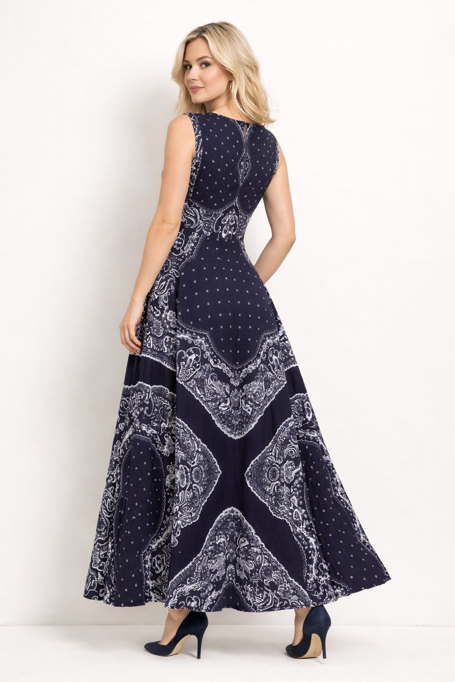 GF1608 SLEEVELESS BANDANA PRINT MAXI DRESS