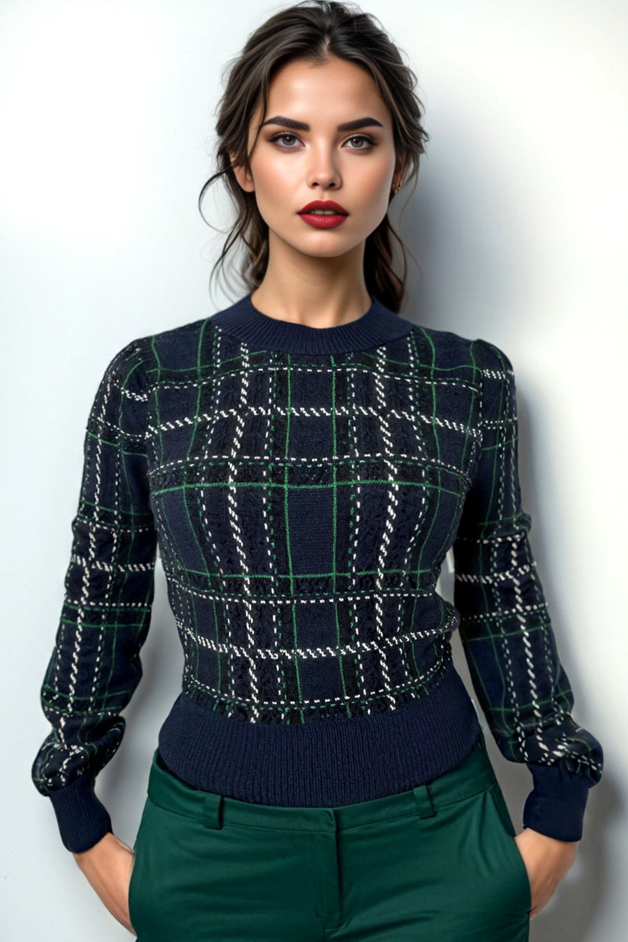 GG0002 CREW NECK PLAID SWEATER